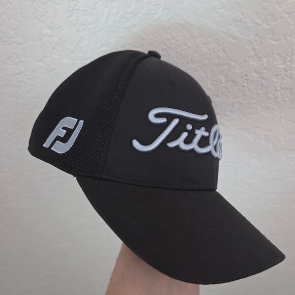 Titleist Tour‎ Performance Golf Hat FJ ProV1 Mens Size M/L Black White Fitted - Picture 6 of 9